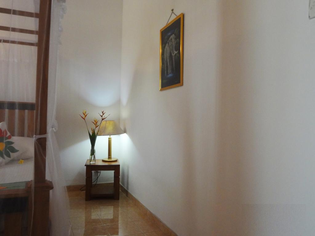 Thambara Villa อูนาวาตูนา ภายนอก รูปภาพ