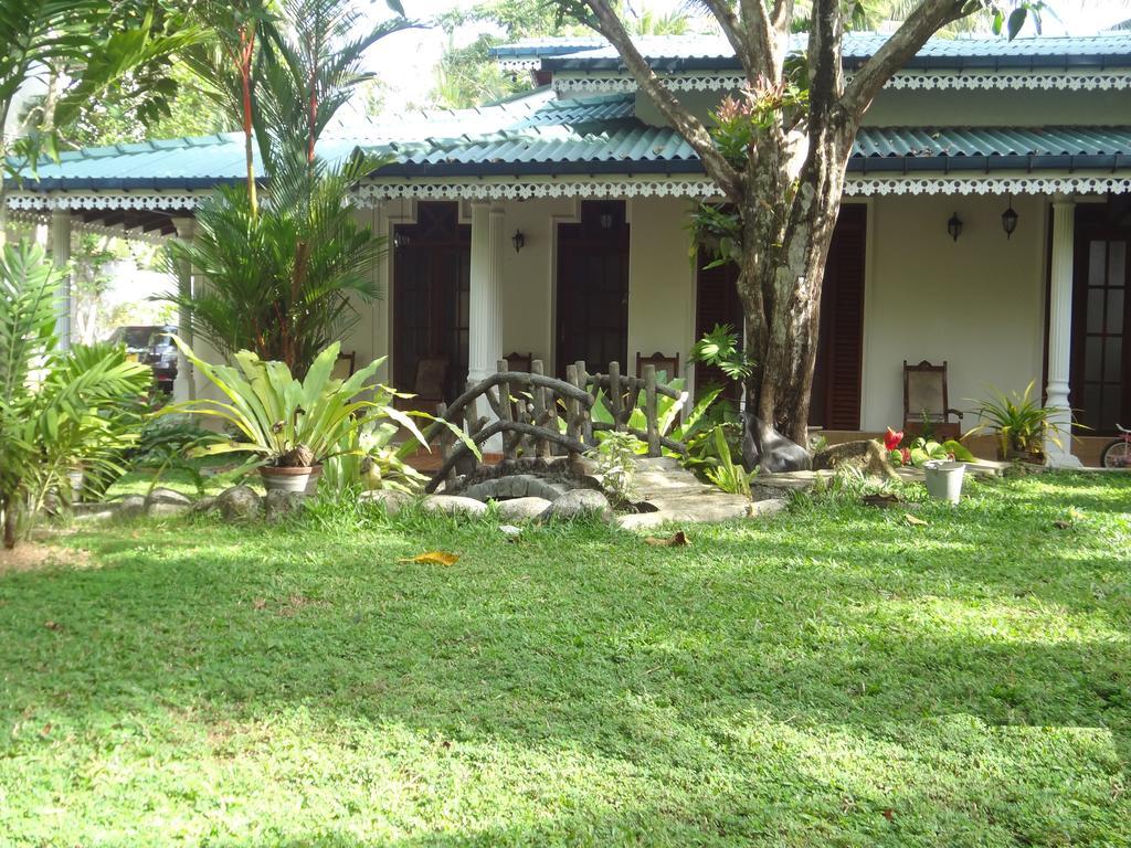 Thambara Villa อูนาวาตูนา ภายนอก รูปภาพ
